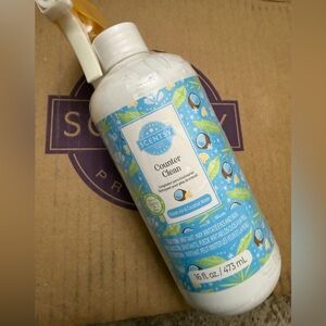 Scentsy Counter Clean - Blue and White Coconut Water